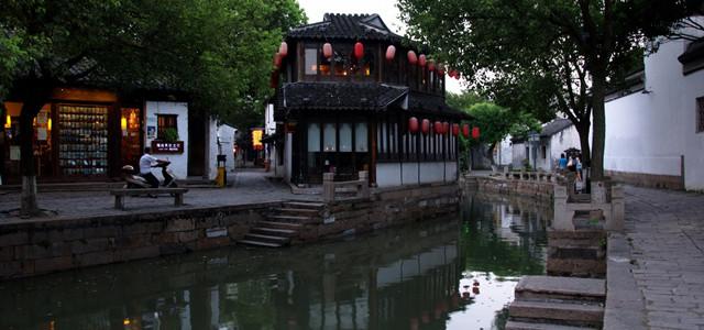 摩娜的时尚装扮