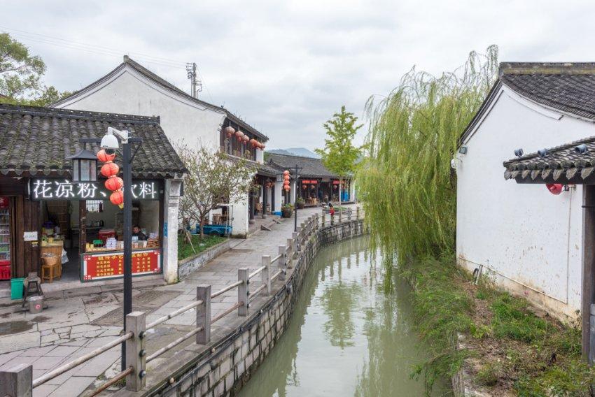 【校园动态】八里湖新区第一小学：融合学科内容设计闯关游戏 乐考玩出“新花样”